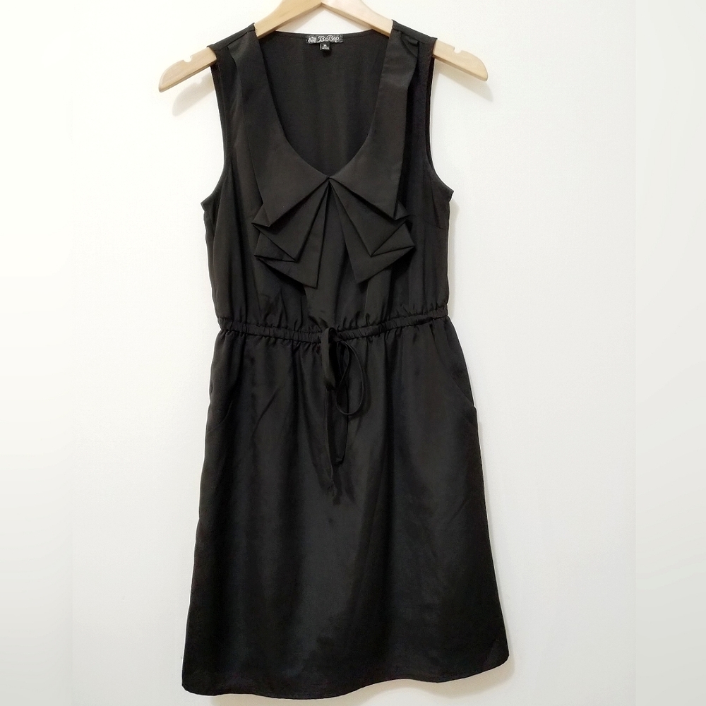 BeBop All Black Sleeveless Ruffle Bow Dress with Drawstring & Pockets (Medium) - Picture 6 of 8